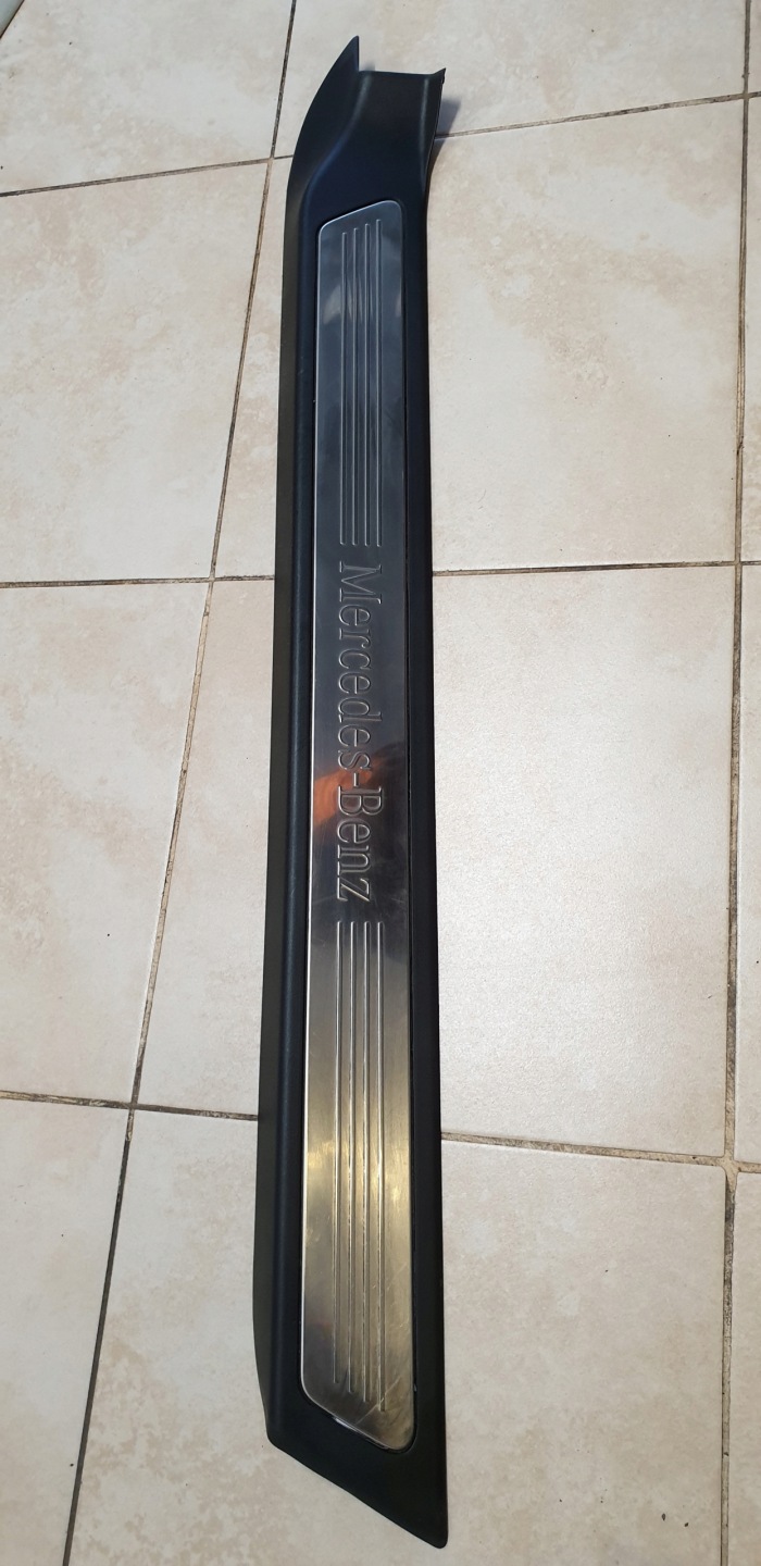 moulding threshold of the threshold cap left MERCEDES E W207 COUPE OE