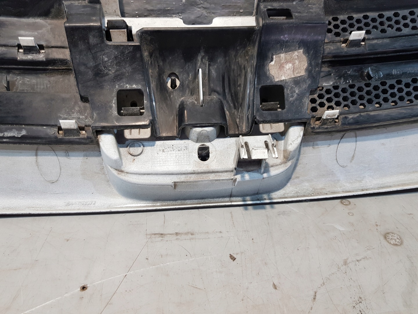 Grill Grill der Stoßstange PEUGEOT PARTNER II FL