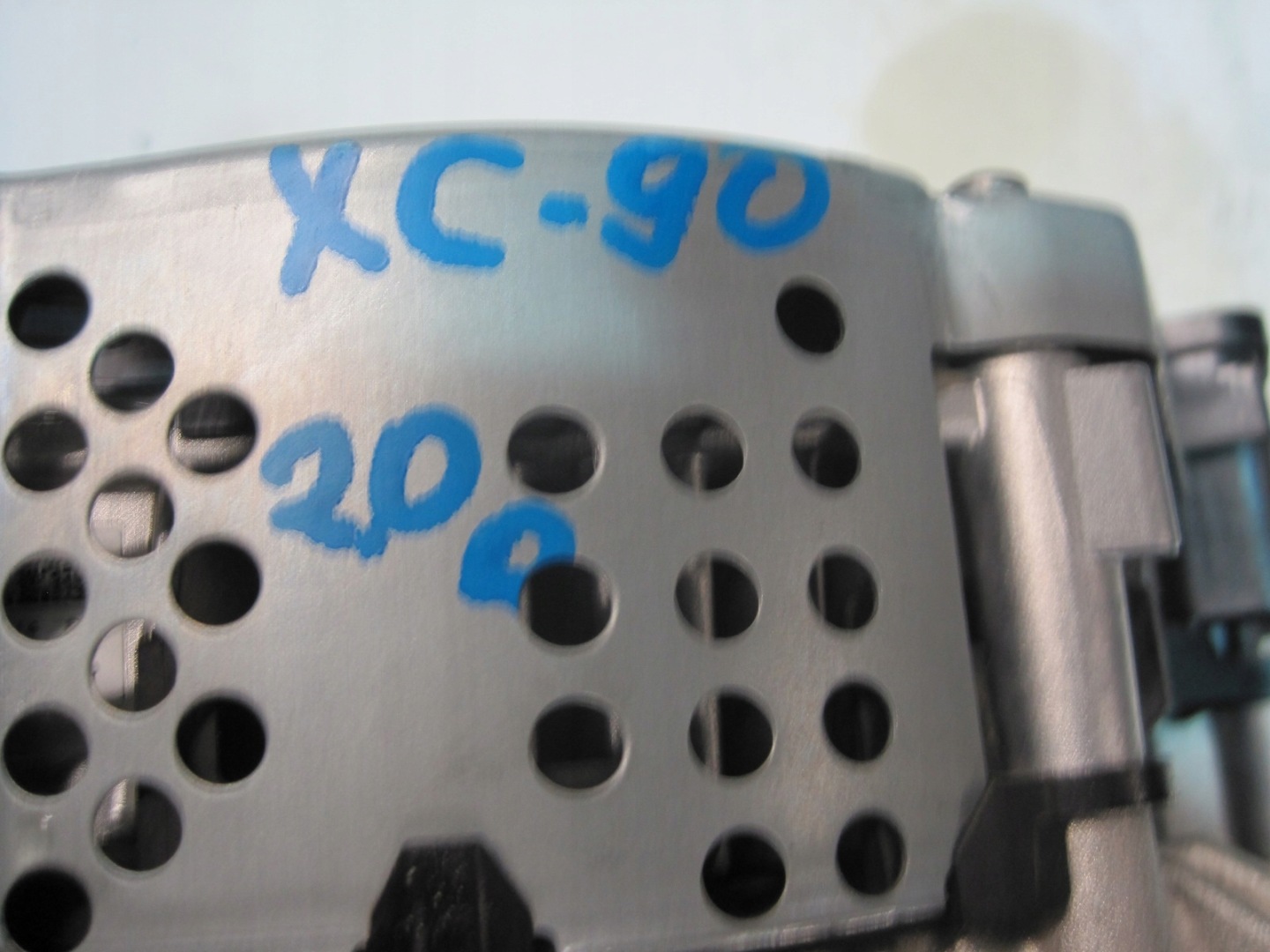 alternator VOLVO XC90 2,0D 32383087