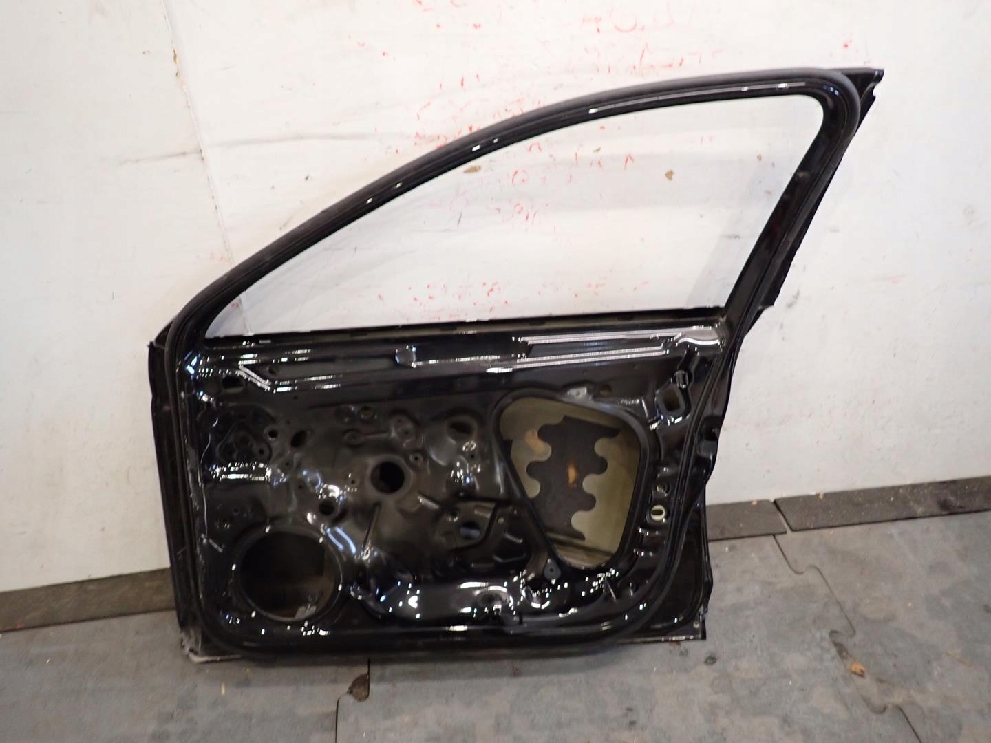 door front front right VW PASSAT B8 2014- 3G0831312L