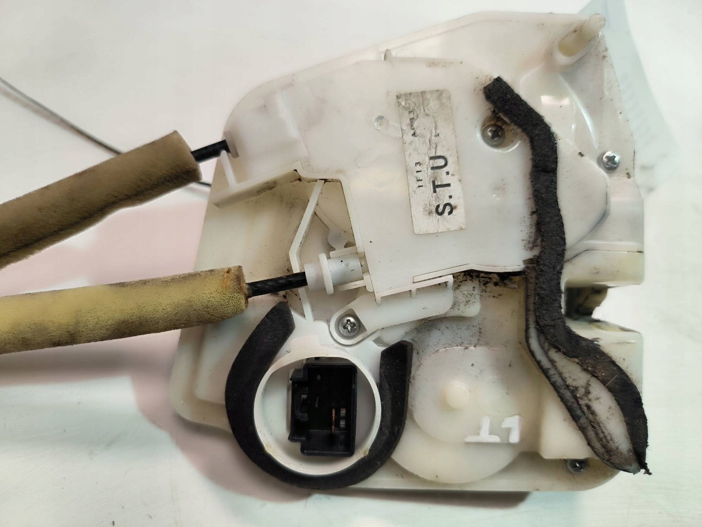 lock door left rear part MAZDA 2 II DE