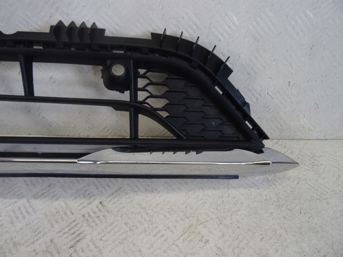 grid central front front MERCEDES GLB AMG X247 A2478856003