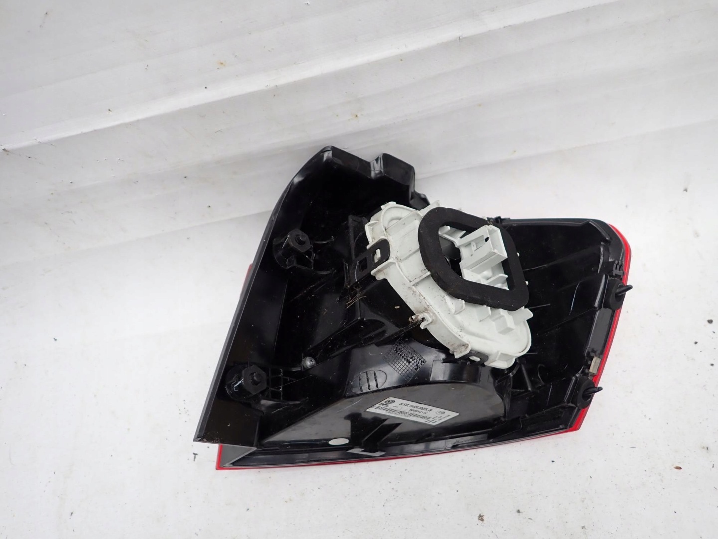 VW GOLF SPORTSVAN 14-18 light rear part rear left