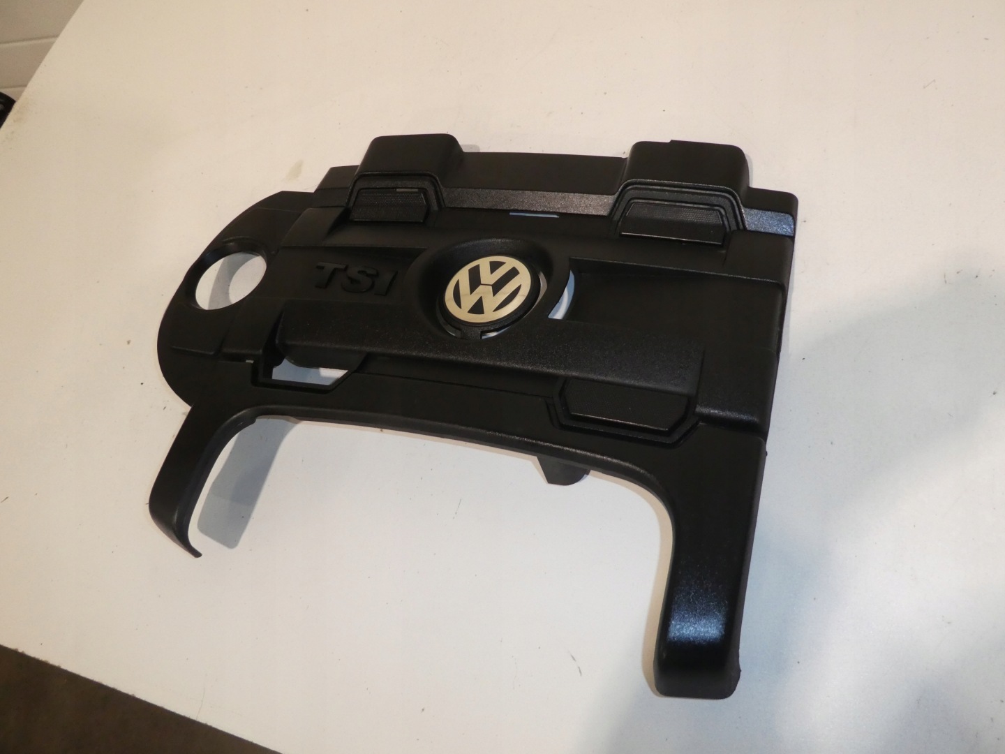 VW 1.4 TSI motor cover 03C103925AR