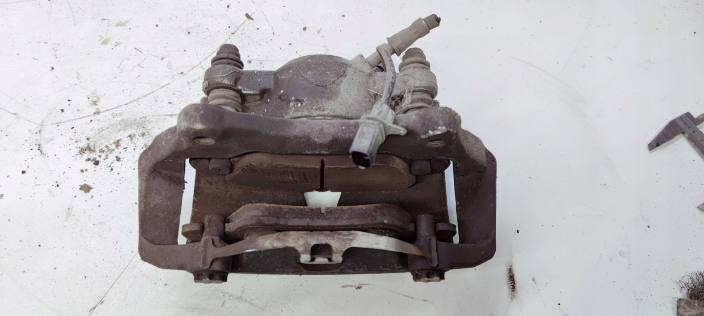 caliper brake left front AUDI A4 A5 8K0105AC