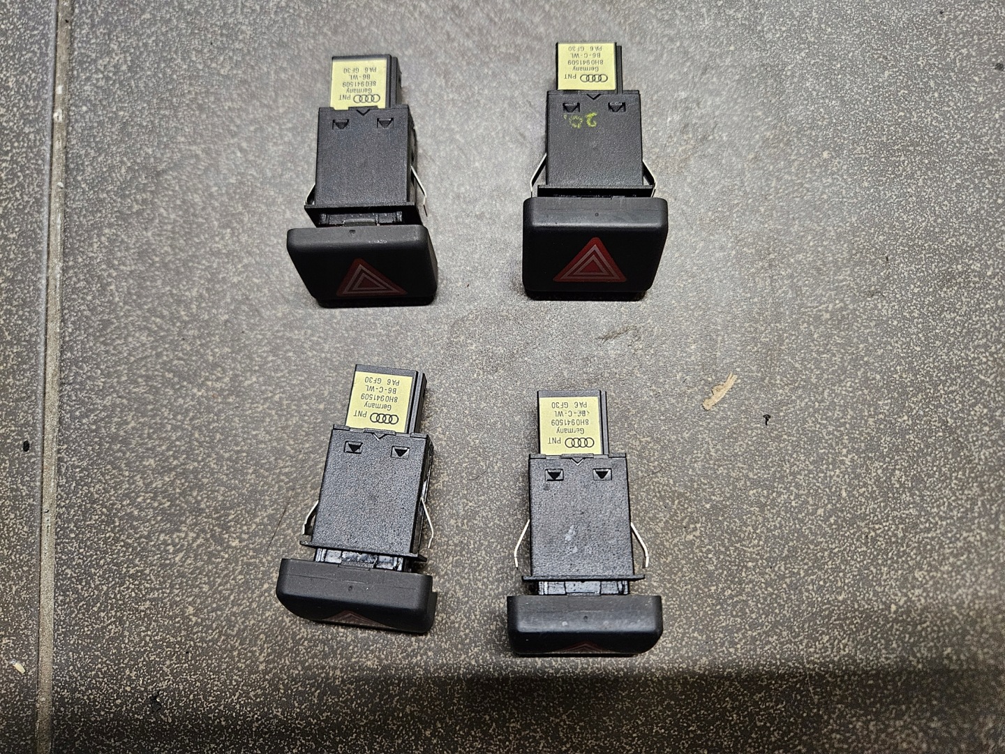 switch of warning lights SEAT EXEO AUDI A4 B7 8H0941509