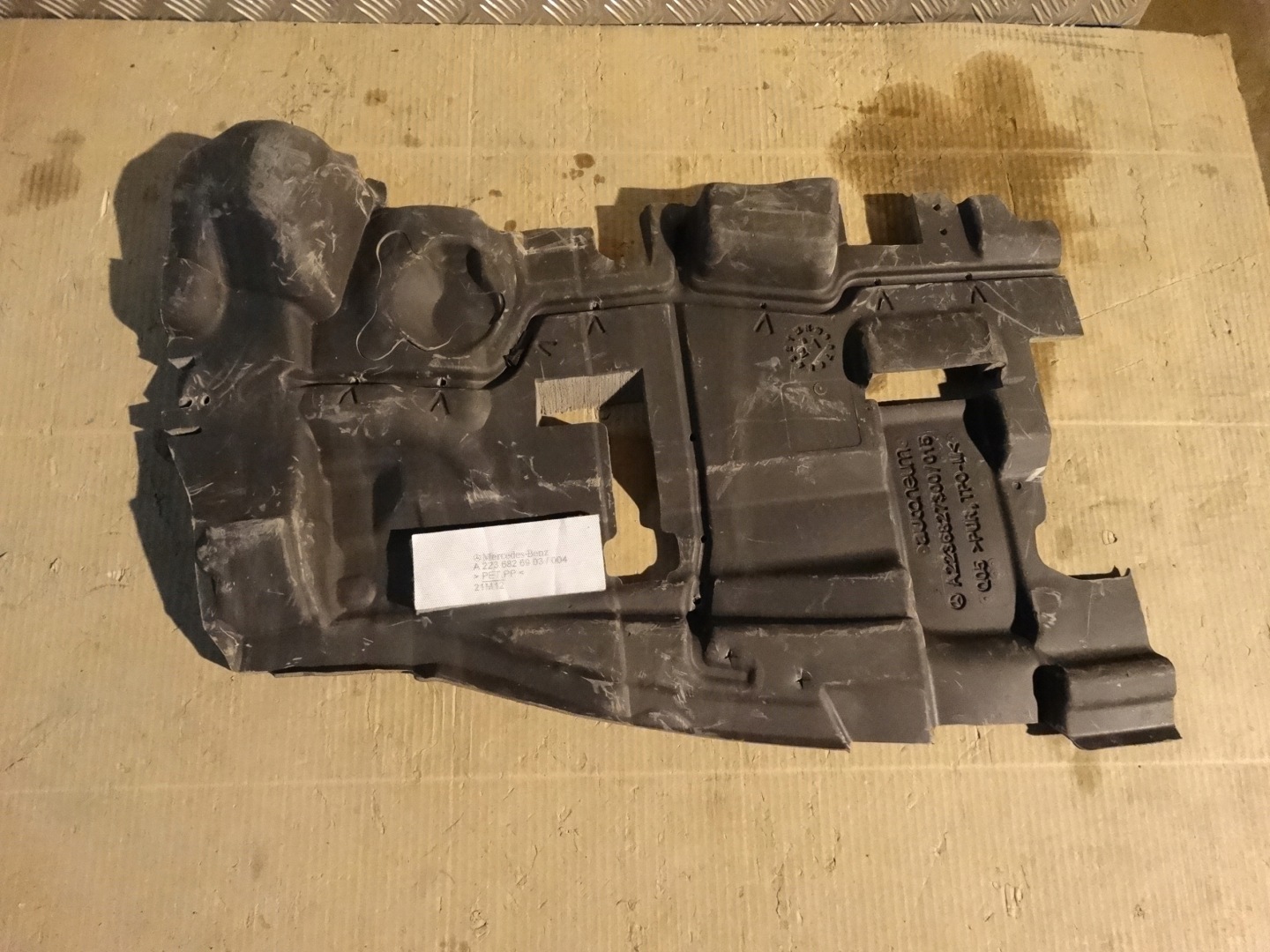 hangszigetelő SCIANY hátsó bal MERCEDES W223 1