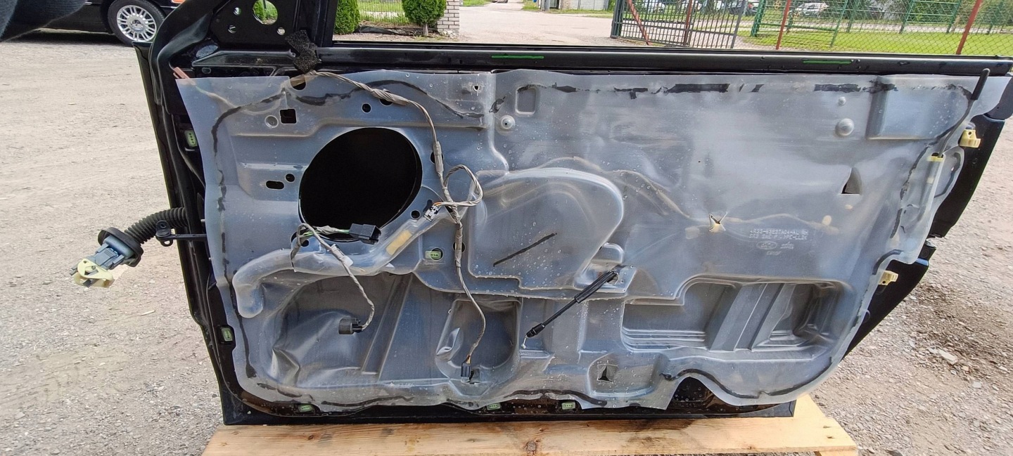 dveře pravé spolujezdce Ford Mustang 2005-2009