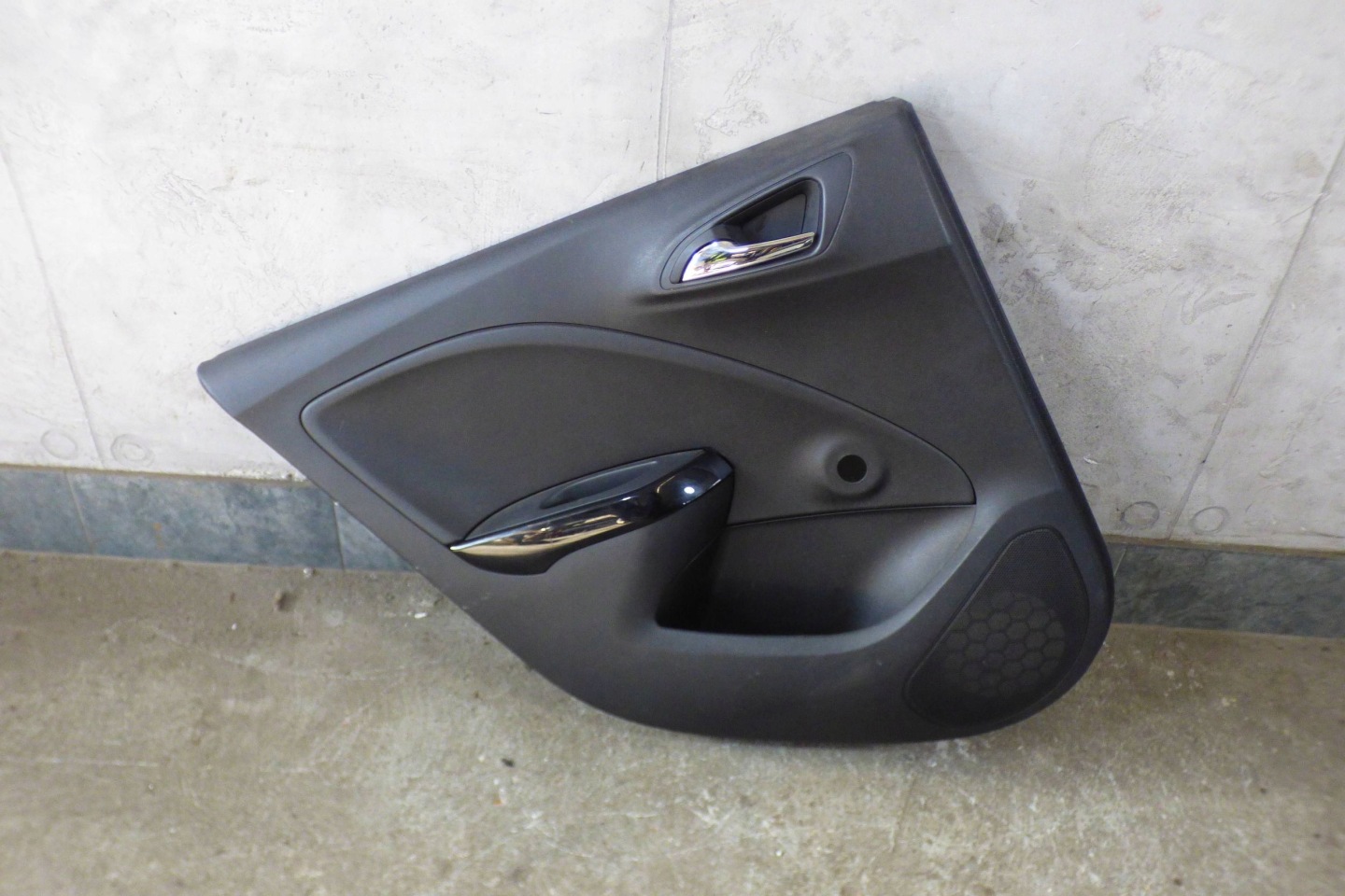 Opel Corsa E HB 5D side upholstery door left rear part 13403508