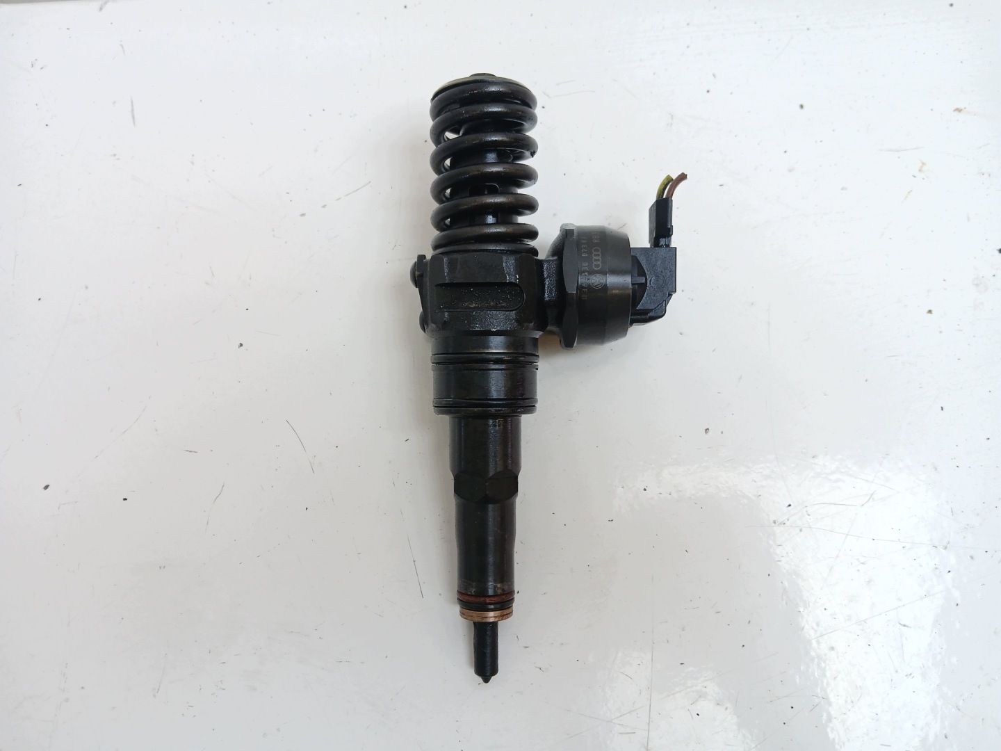 VW PASSAT B5 LIFT OCTAVIA e SHARAN e 1.9 TDI Iniettore 038130073BA