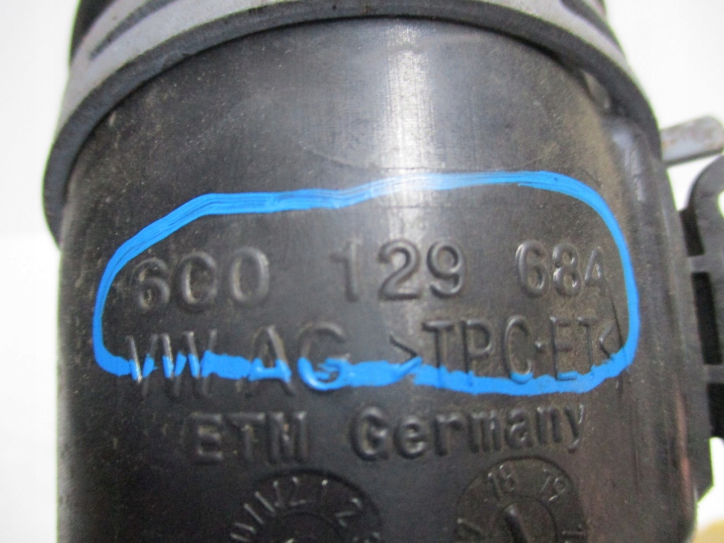 hose pipe VW 6C0129684