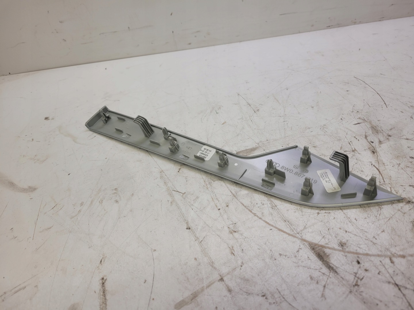 DEKOR moulding door left rear part AUDI A4 B9 8W0867419