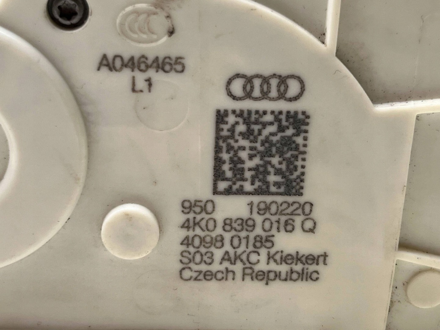 AUDI A6 C8 lock door right rear part 4K0839016Q @M