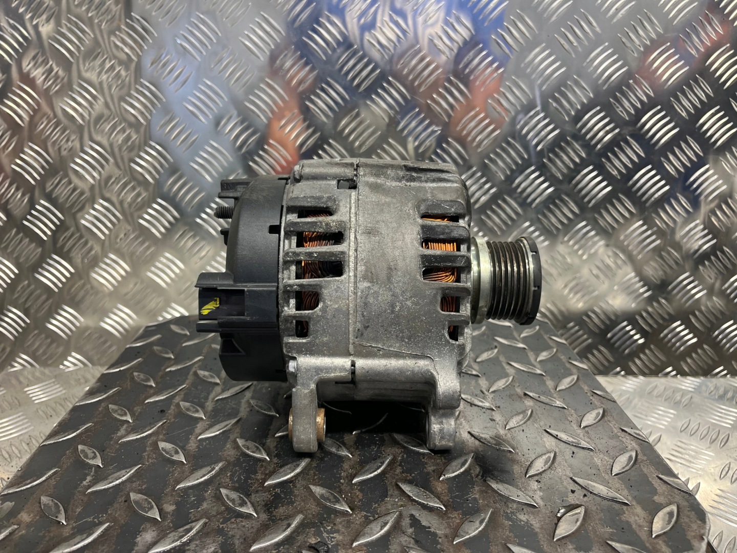 ALTERNATOR VOLKSWAGEN PASSAT B8 03L903023L 140A