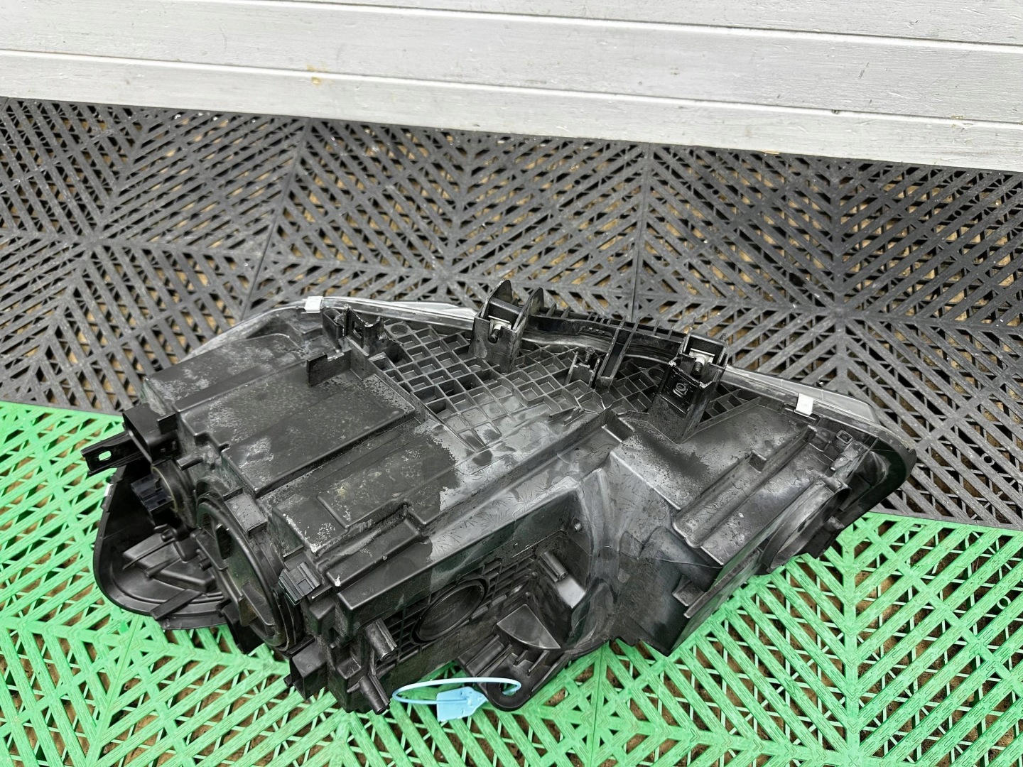 light front side right BMW 2 F45 7422574