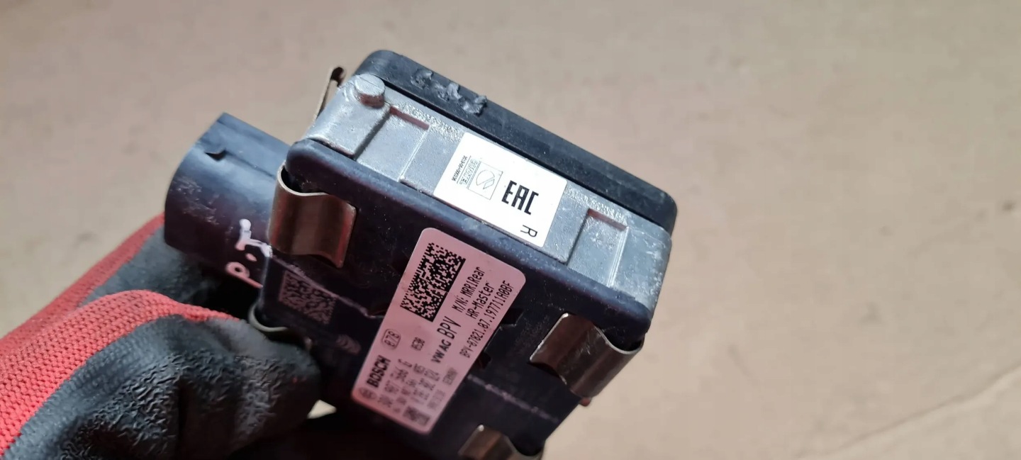 Q3 83A RADAR ACC SENSOR DISTRONIC right rear part VW AUDI 3Q0907566G