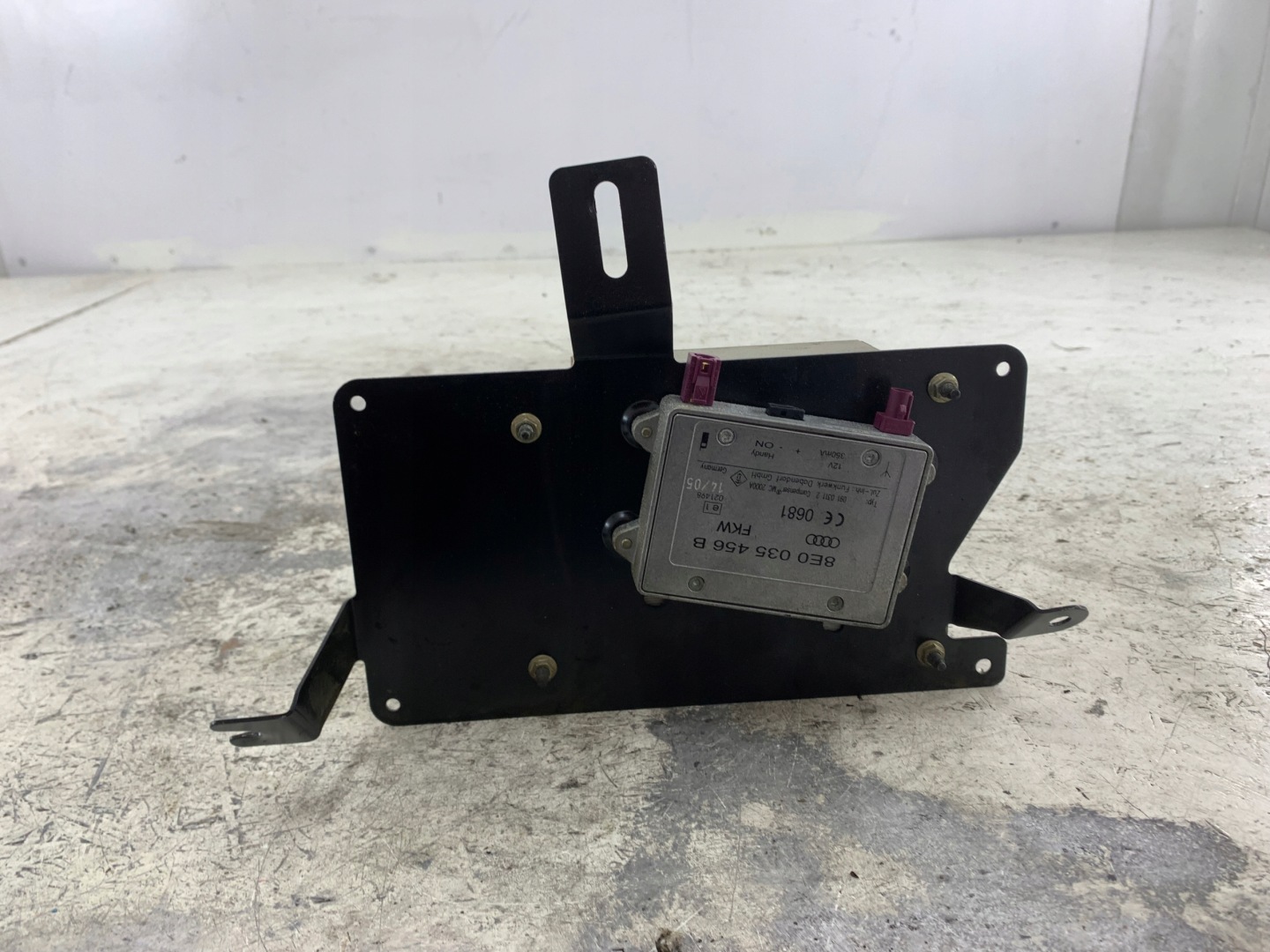 AUDI A4 B6 B7 amplifier AUDIO + ANTENY 8E5035223 8E0035456B