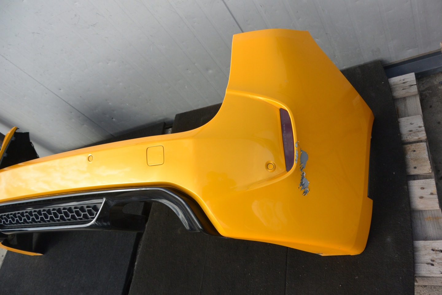 BMW X5M F85 bumper rear part PDC SPOILER diffuser complete original
