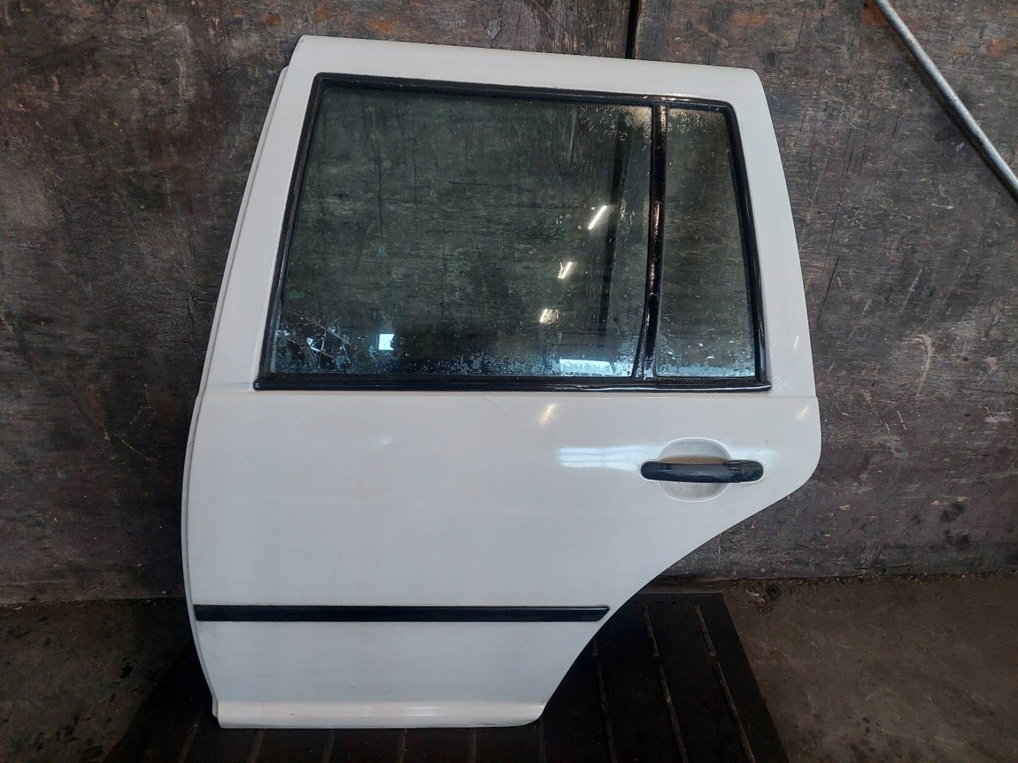 door complete left rear part VOLKSWAGEN GOLF IV LB9A