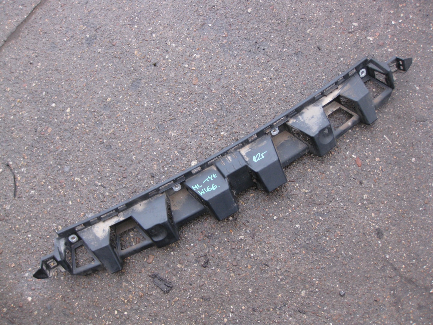 MERCEDES ML W166 12R holder support bumper support rear part A1668850165