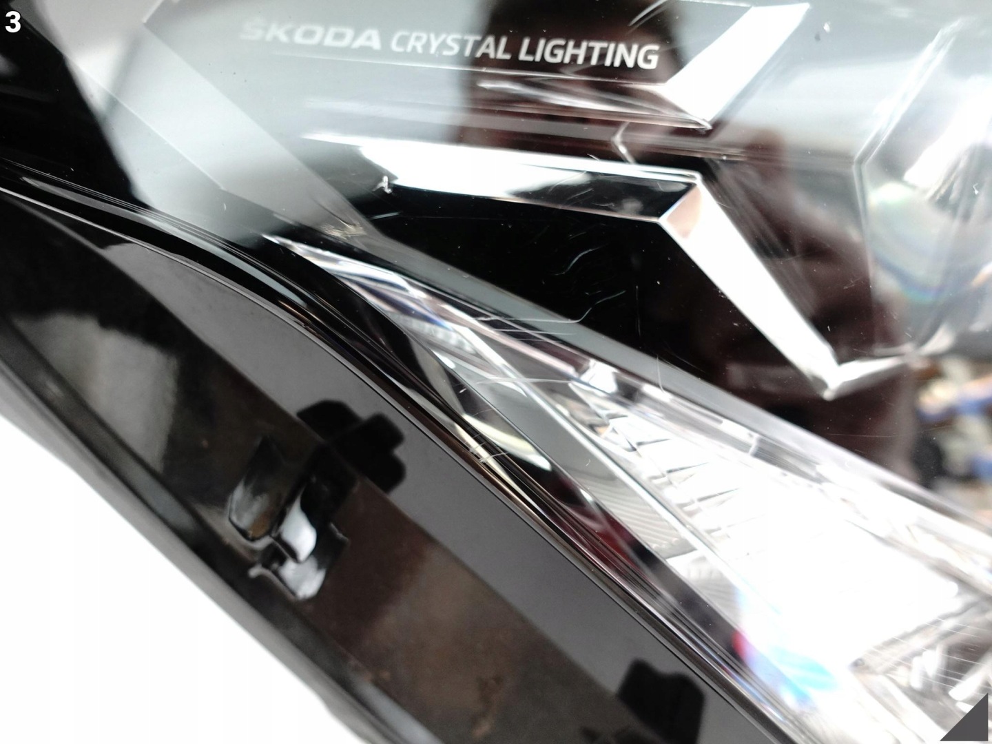 SKODA ENYAQ IV ELECTRIC 5LB 20- light FULL LED CRYSTAL LIGHTING right front