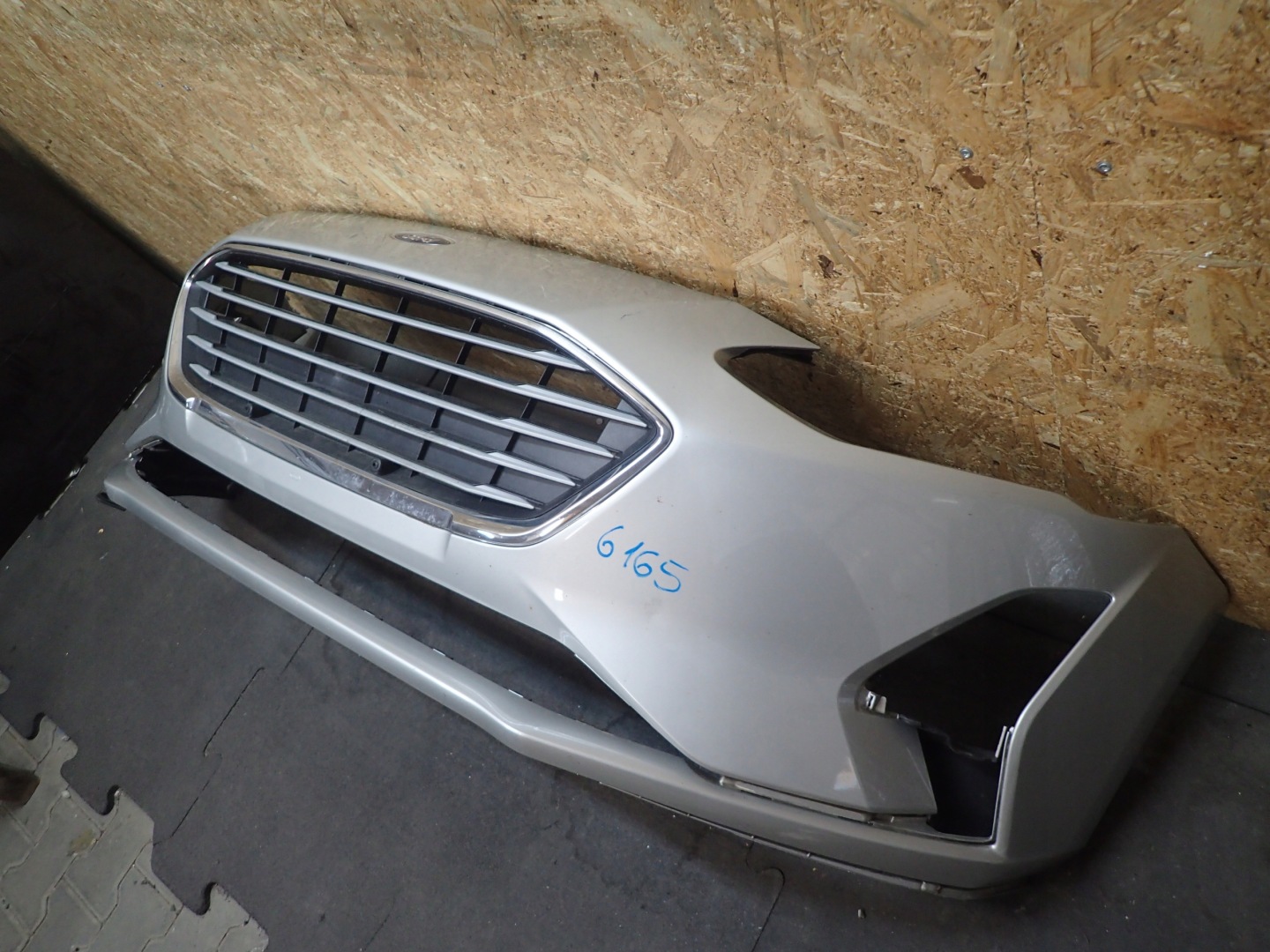 nárazník předek FORD FOCUS MK4