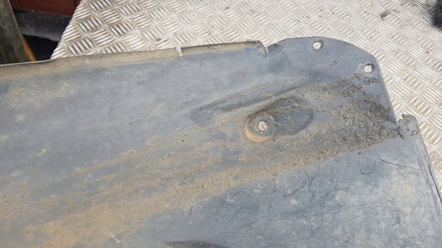 MERCEDES W211 mudguard left front rear. a2116981330