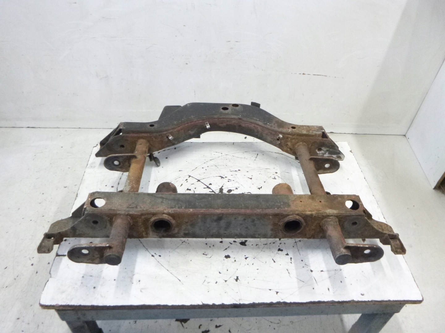 Achsträger heck Mercedes W163 4.3 2001r.