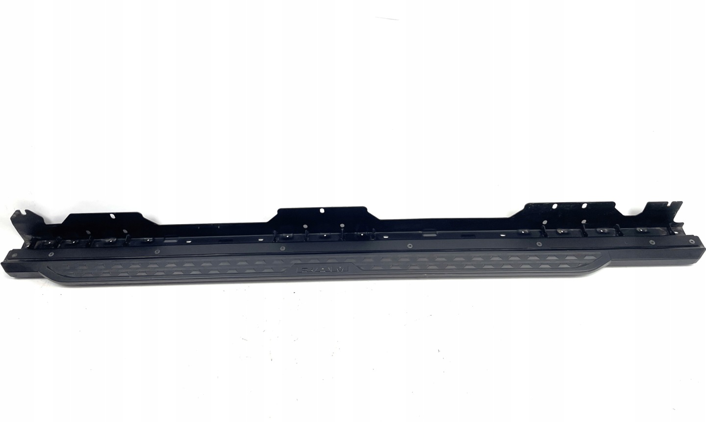 Ram 1500 TRX V 6.2 stopien threshold boczny left pillar 2021-24