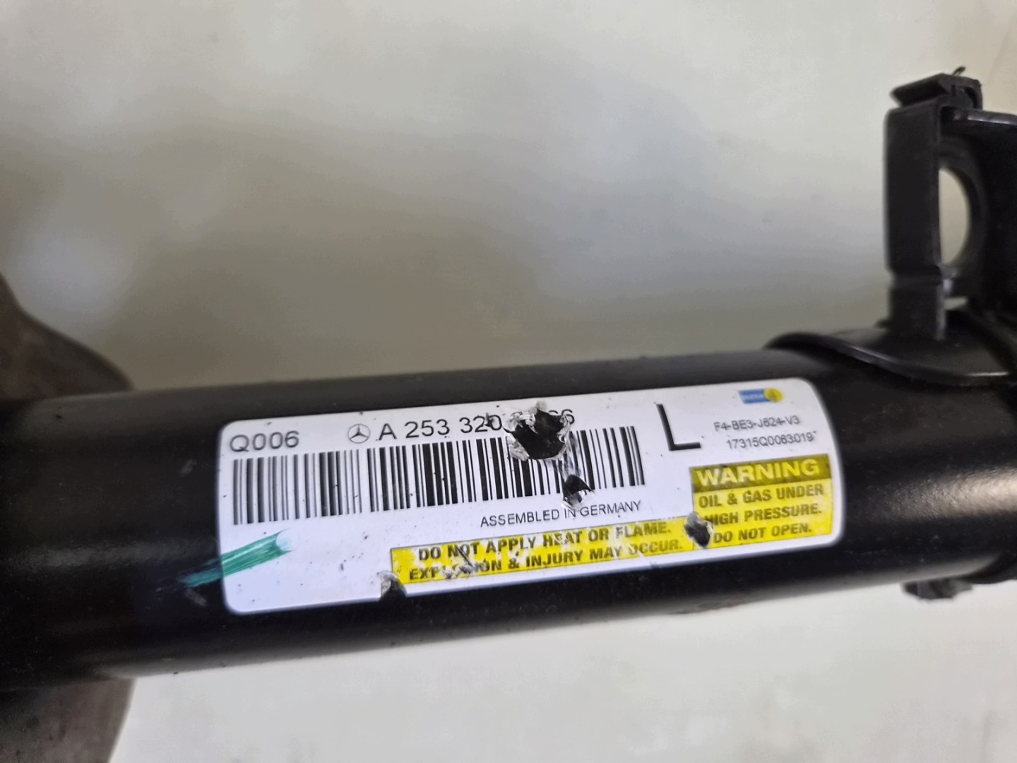 shock absorber left front 2.2 cdi MERCEDES GLC X253 C253 W253 A2533202766