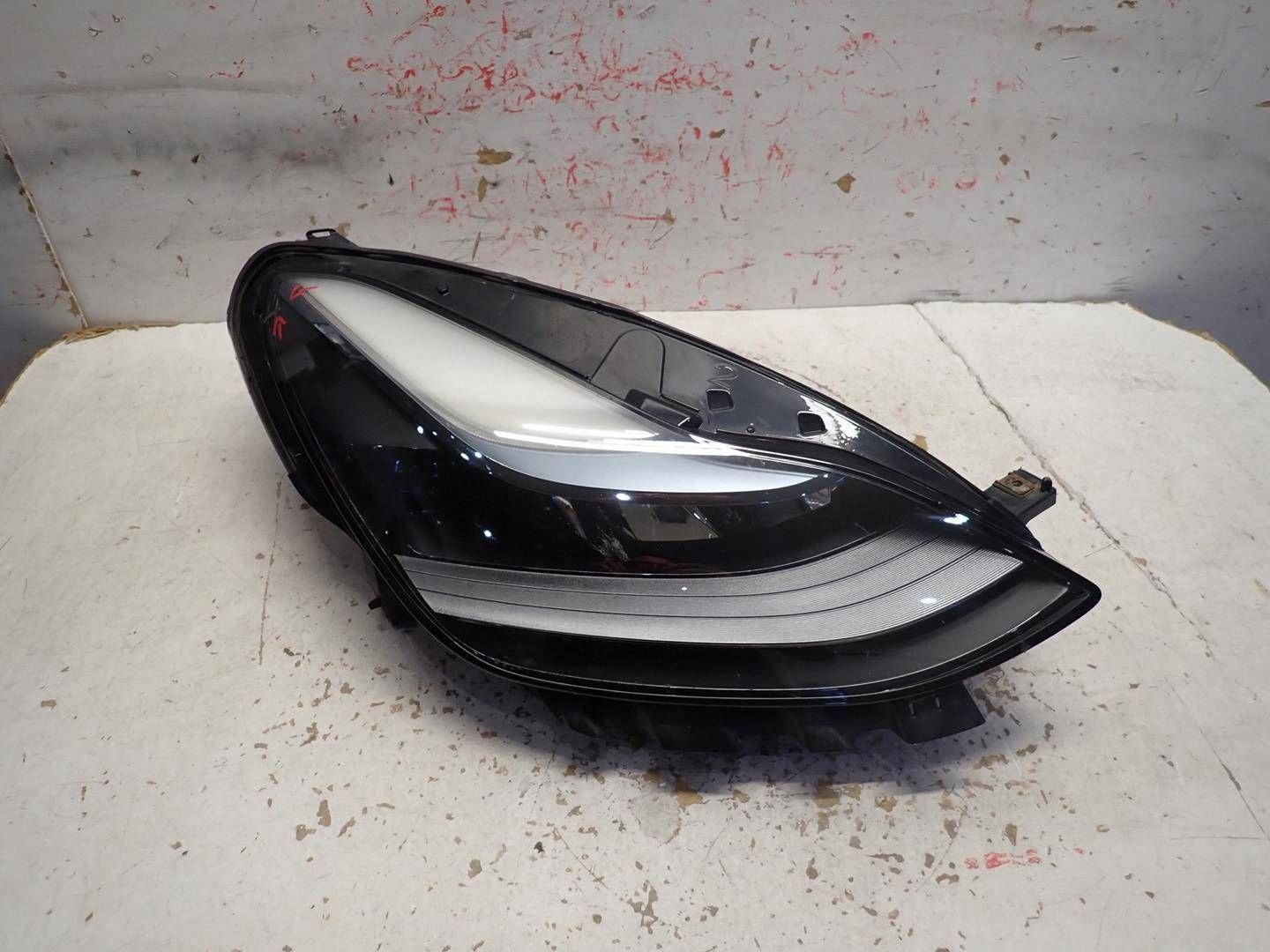 light front front right TESLA 3 2017- FULL LED 1514953-00-D