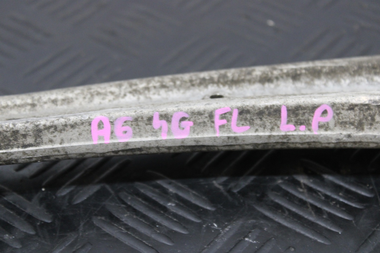 arm left front lower 8K0407155C AUDI A6 C7 4G0 4G9 LIFT