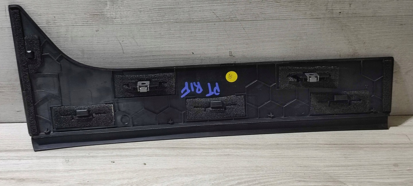 moulding rear part side right Peugeot Rifter 9817691777