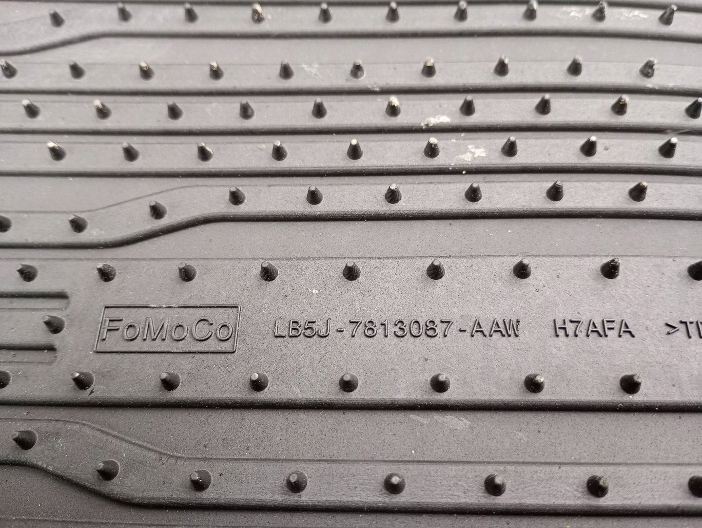 mats rubber oryginalne komplet Ford Explorer VI 3.0 ST 2020