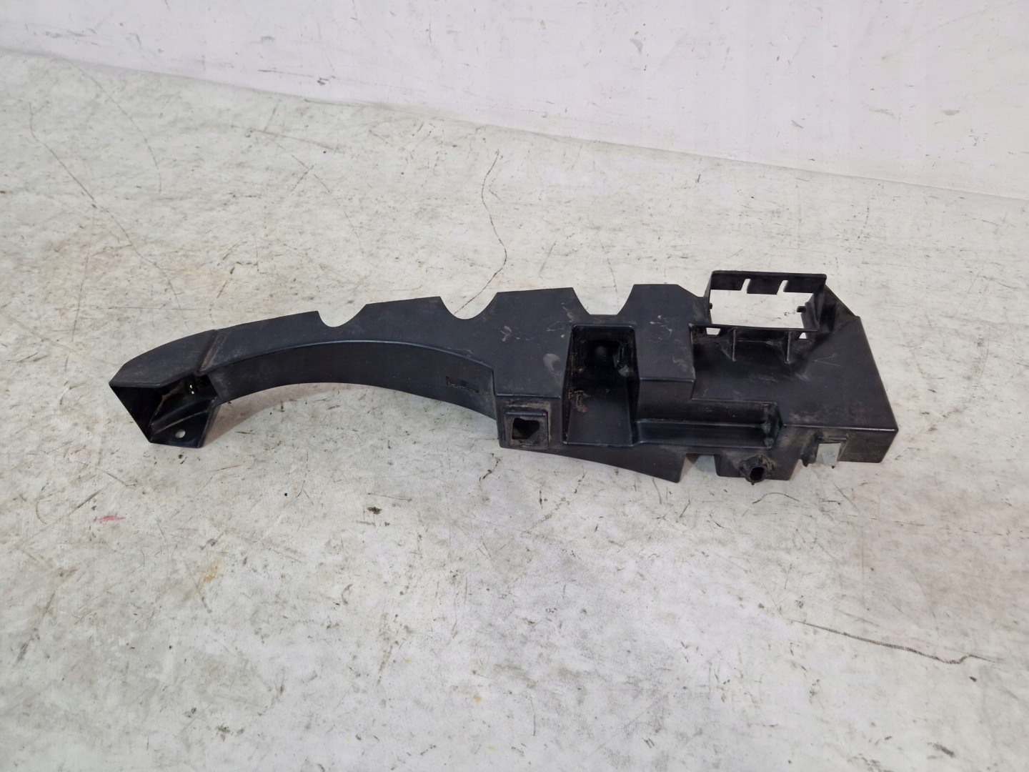 DODGE CHARGER 2015- Support Support plaque Pare choc Gauche Arrière 68231349AD