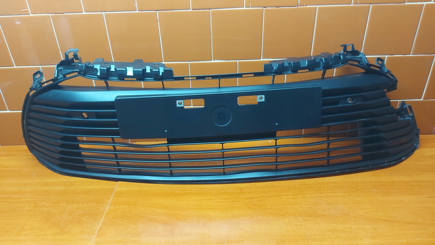 grid of a bumper central front front PDC TOYOTA COROLLA E21 sedan 19