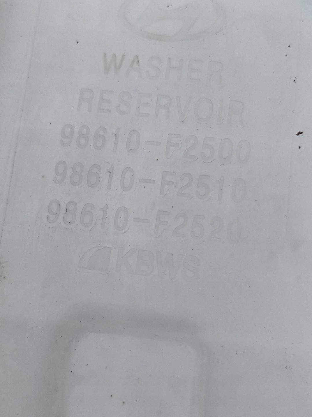 HYUNDAI ELANTRA VI washer fluid tank 98610F2500