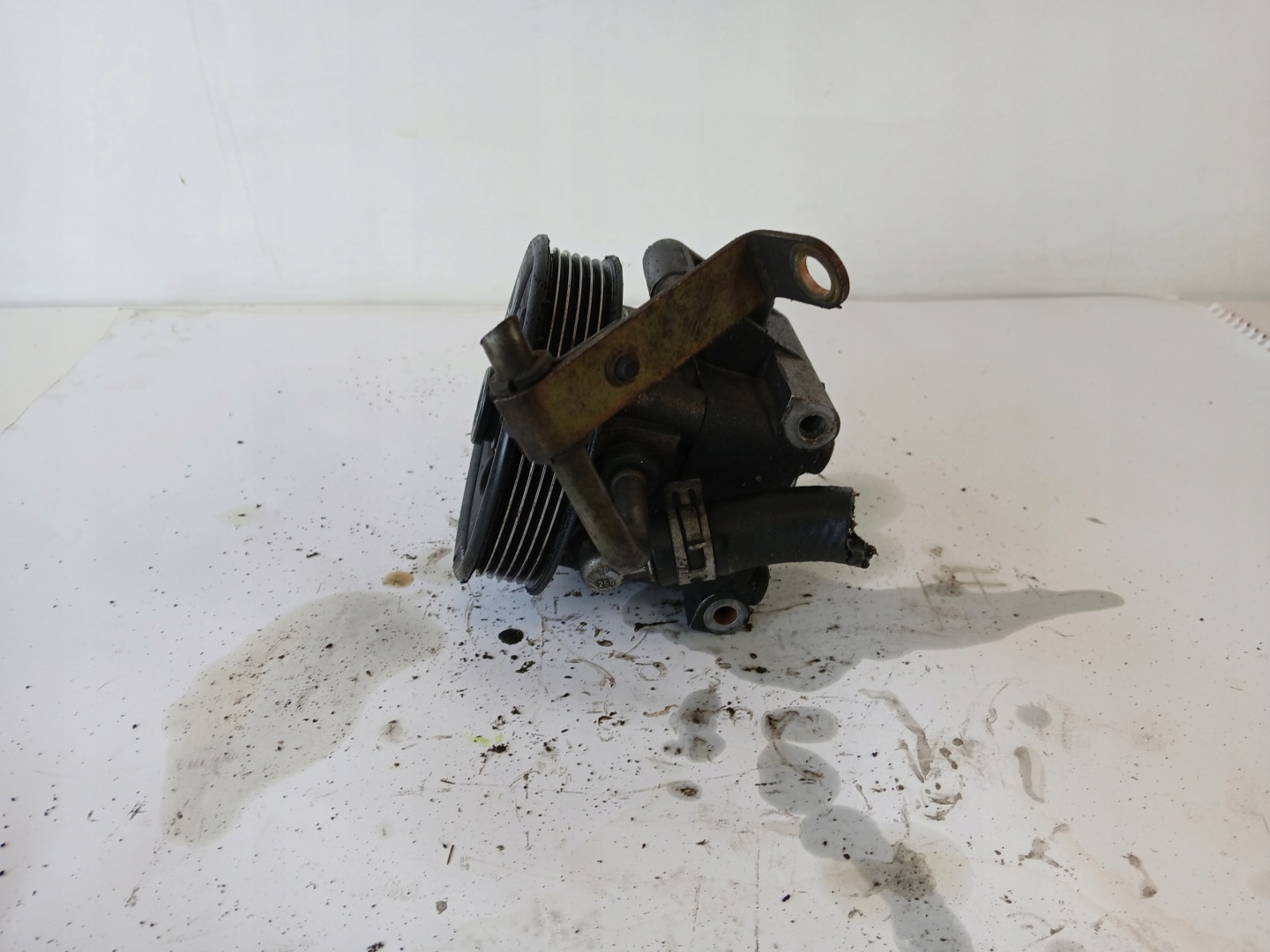 FORD FOCUS MK1 1.6 Servopumpe 2S413A696