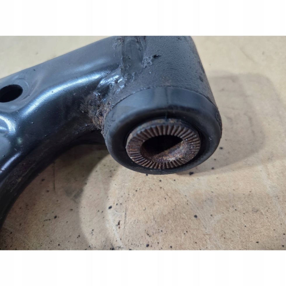 Toyota C-HR and arm front left (Q716)