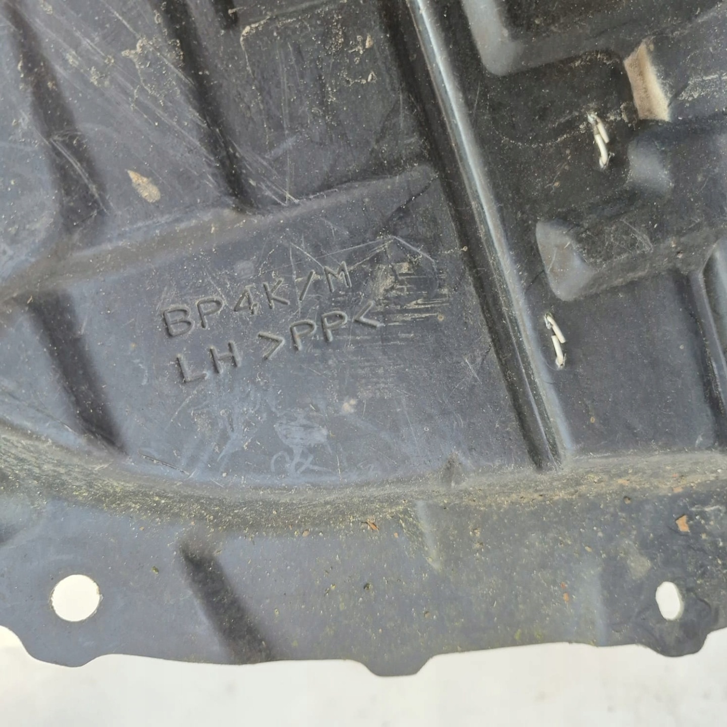 MAZDA 3 and 03-09 mudguard front front left
