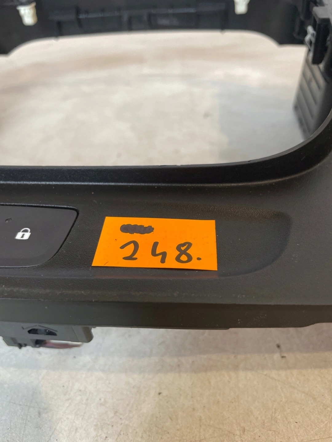 Panel frame Radia air conditioning devices Renault Trafic III Opel Vivaro B