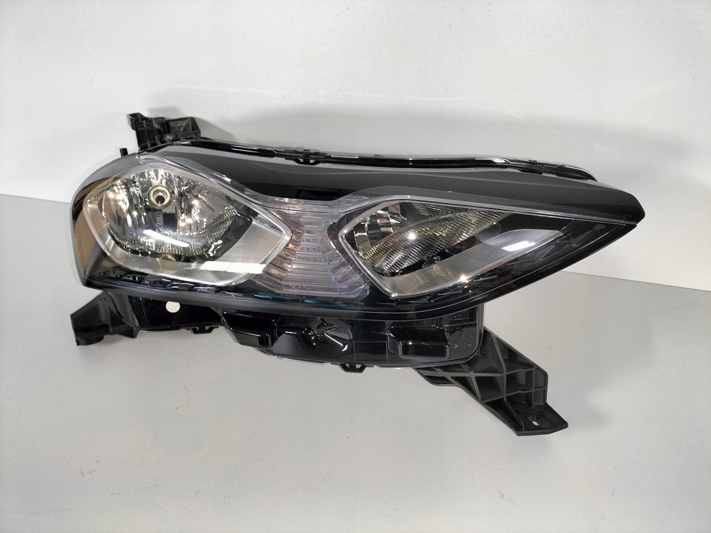 light front reflektor right CITROEN DS3 CROSSBACK 19