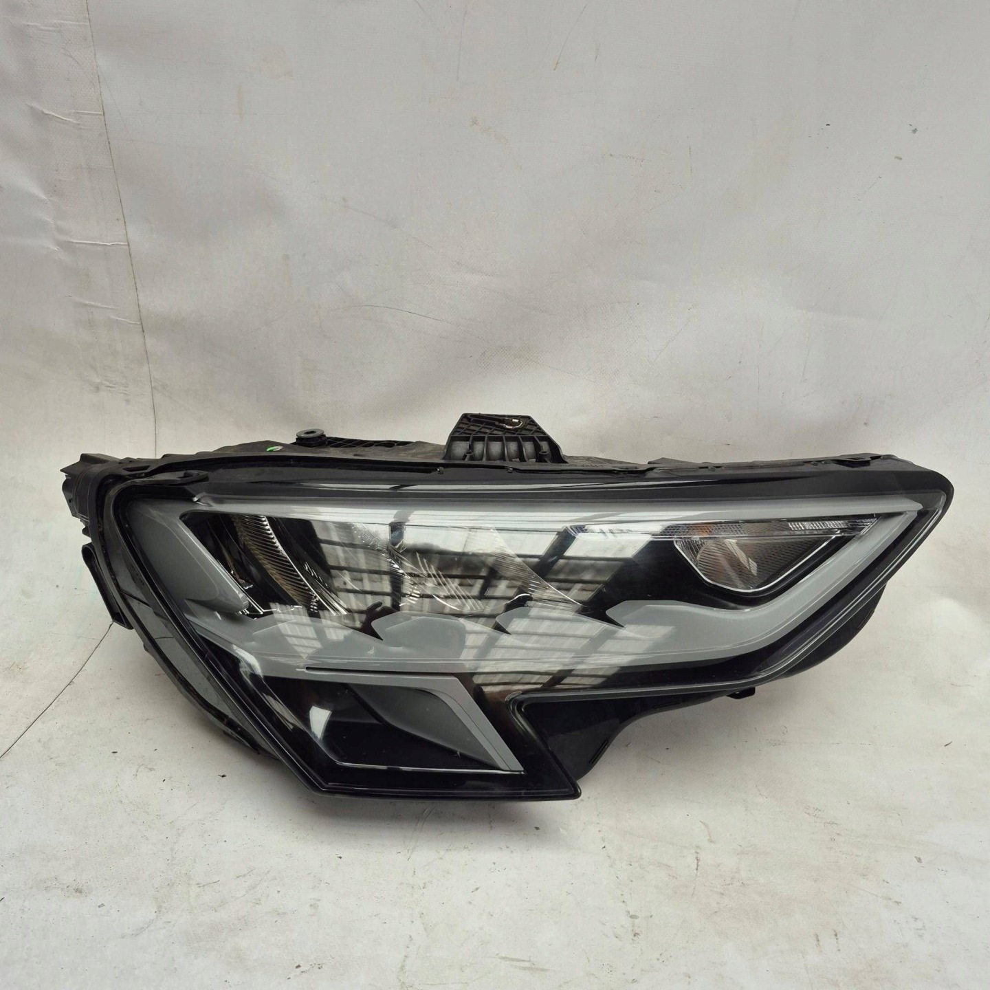 AUDI A3 8Y 20- light right front front FULL LED 8Y0941012