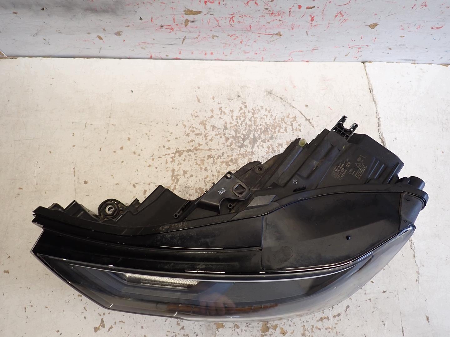 light front front left AUDI A6 C8 2018- FULL LED 4K0941033