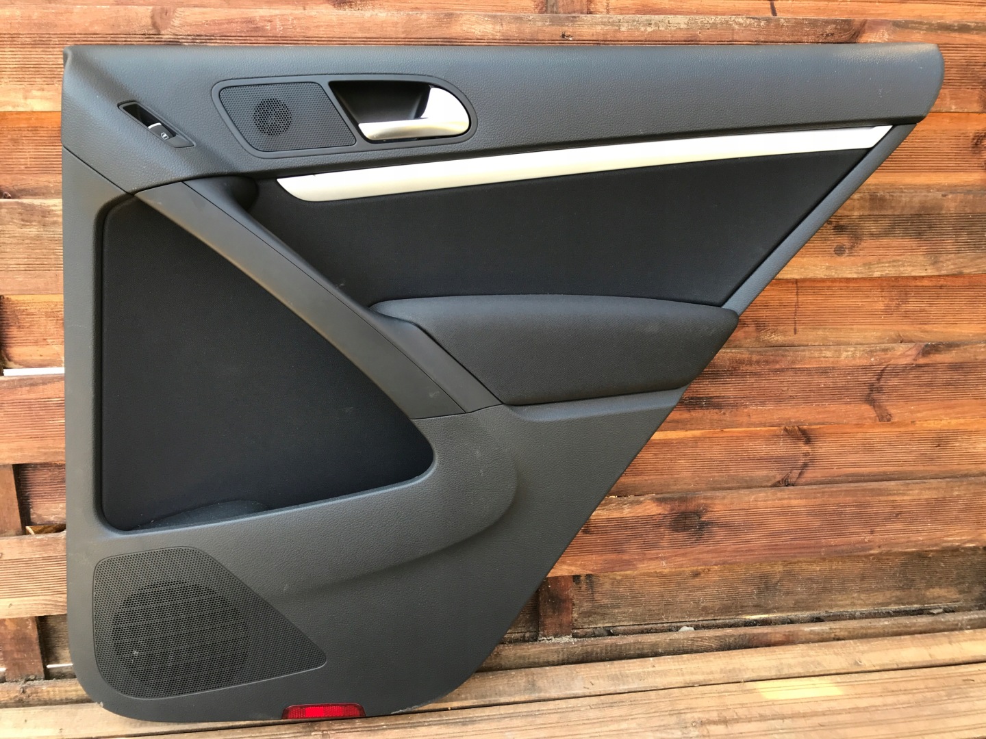 side door right rear part VW TIGUAN 5N0867212