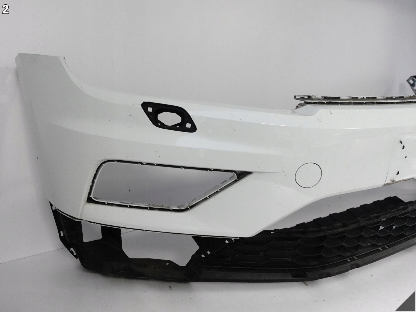 VW TIGUAN II 2 5NA 16-20 bumper BUMPER grid intake front (washers)