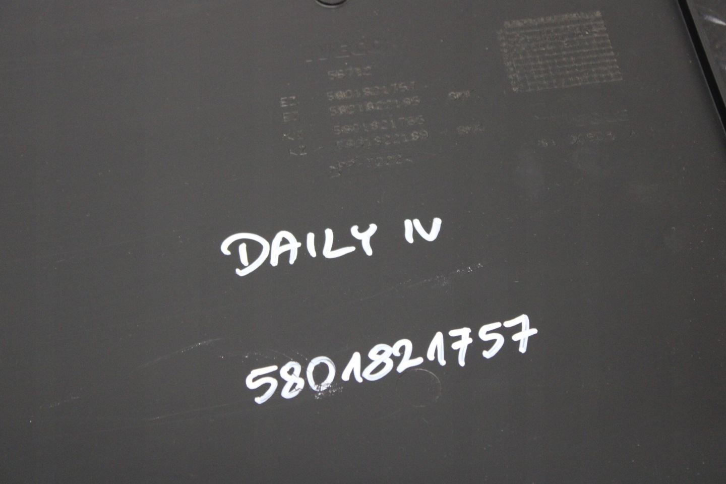 moulding side IVECO DAILY IV 4 5801821757