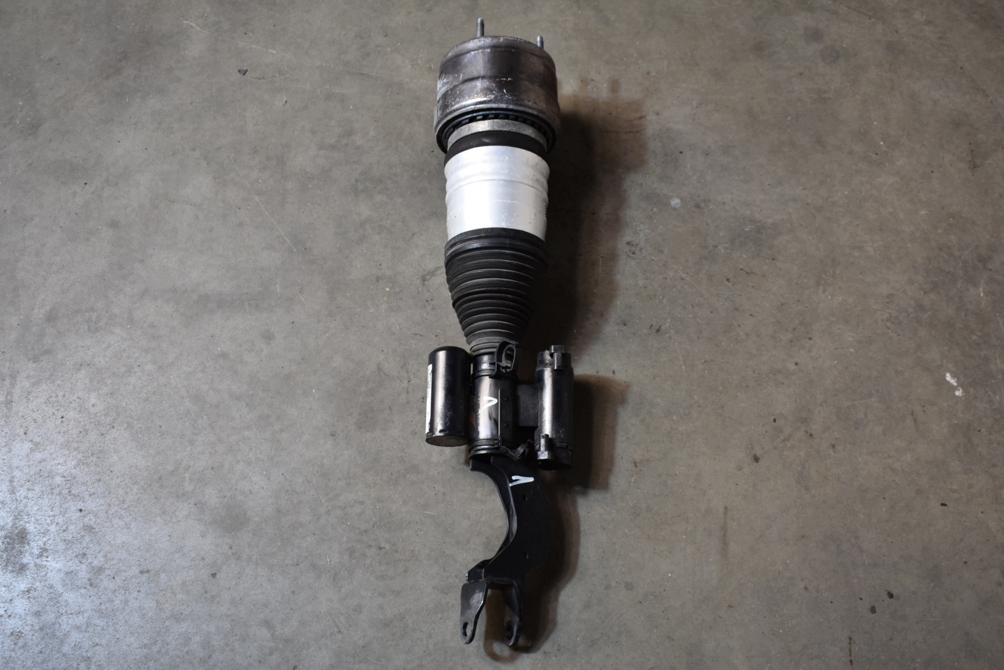 IDEALNY shock absorber front front right AMG MERCEDES X290 1