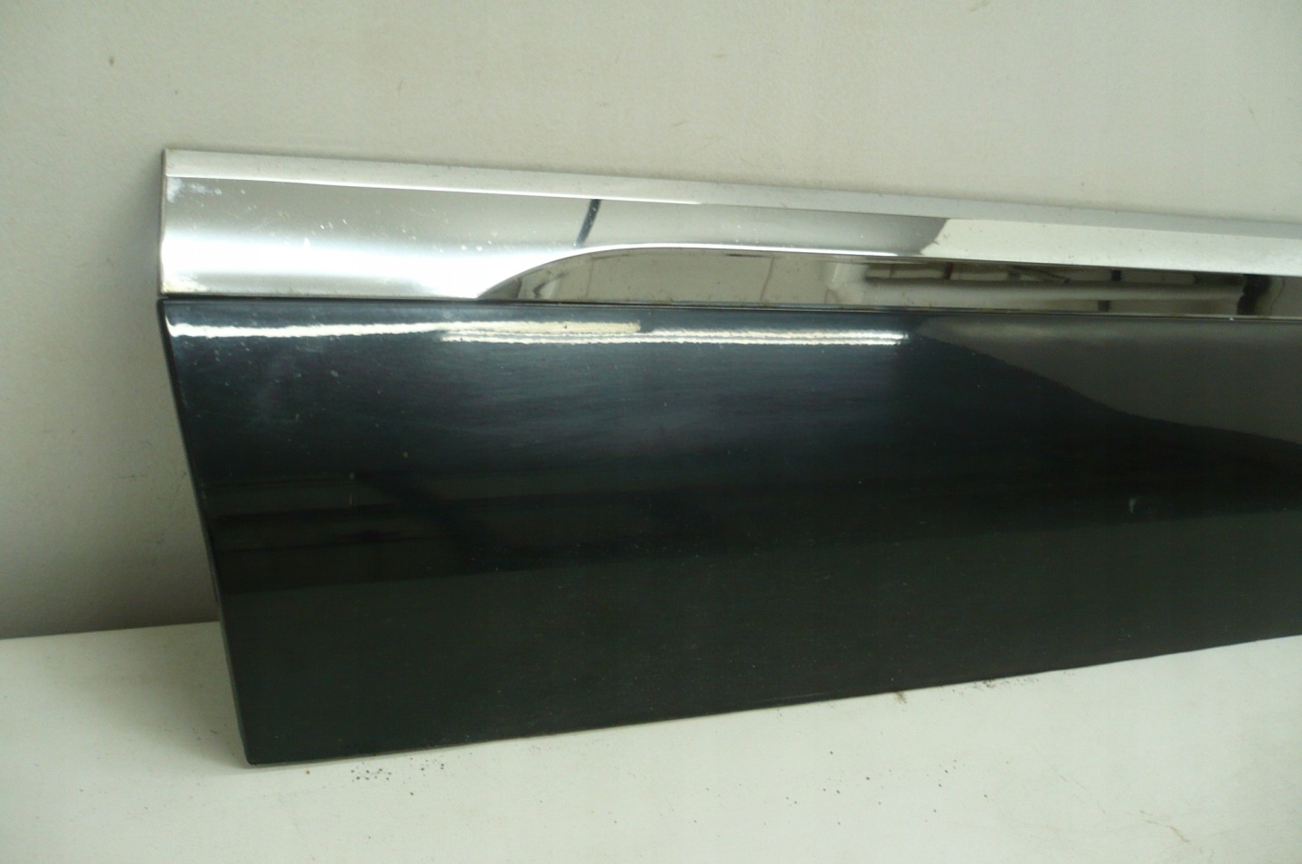 VW TOUAREG II 7P6 10-> moulding door left front original