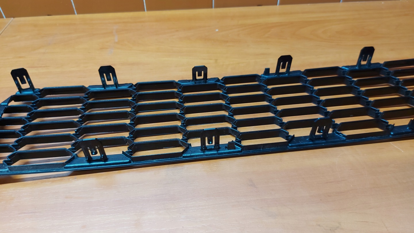 grid of a bumper central front front TOYOTA COROLLA E21 GR LIFT 23